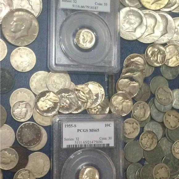 Assorted Coin Collection - Picture 8 of 16